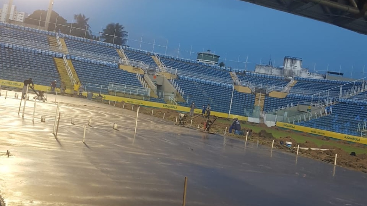 Ceará: Estádio dá lugar a concreto para construção de hospital.